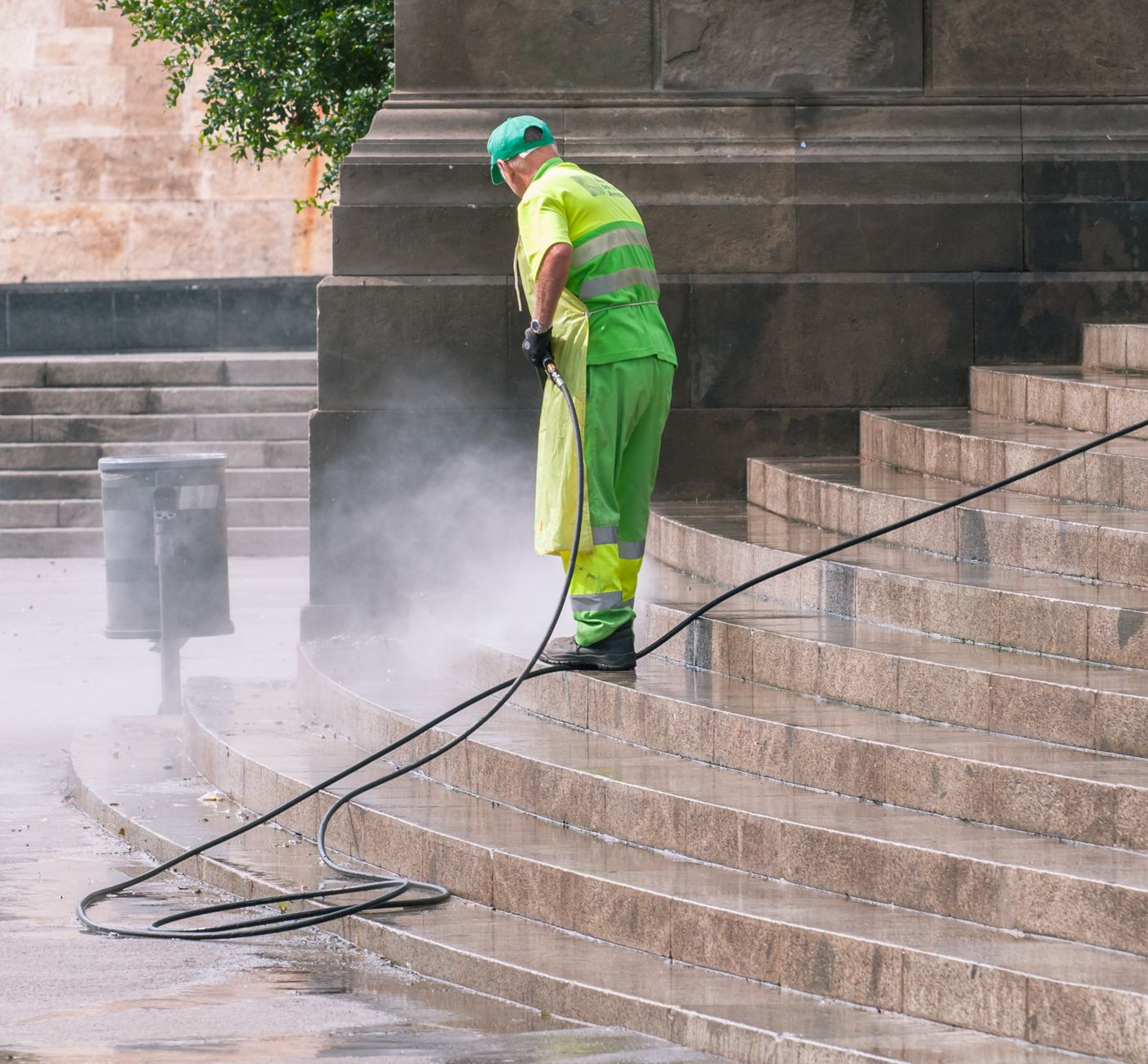 Pressure jet washing